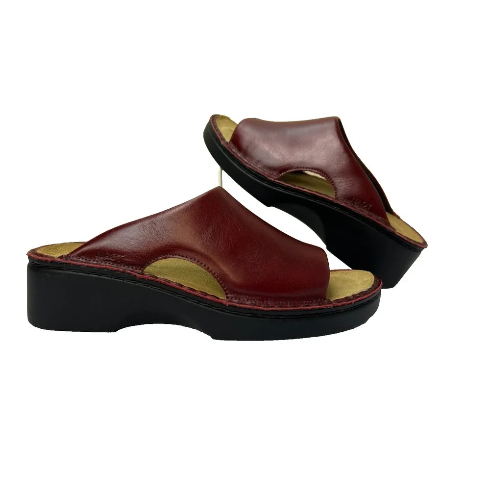 NWOB, NATO Platform Sandal Red Cutout Leather Slide Slip-on Suede Insole SZ 40/9